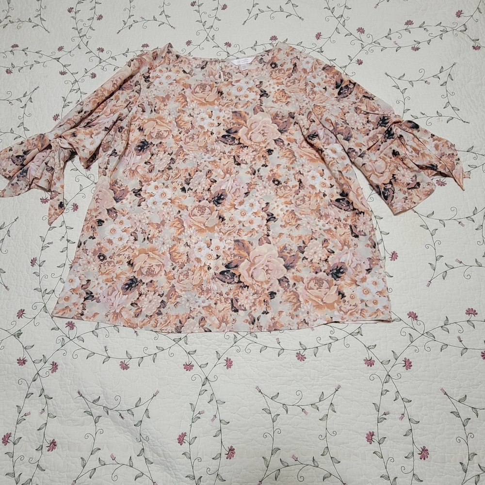 Blouse - Picture 2 of 3